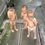 060188500_1465910640-sister_with_twin_siblings_1
